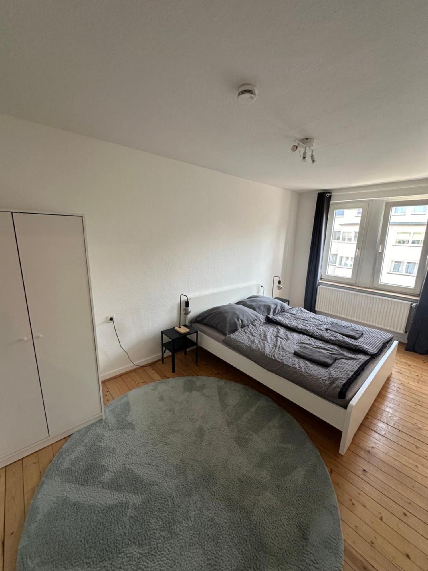 Doppelbett Unterkunft Vahrenwald-List ハノーファー エクステリア 写真